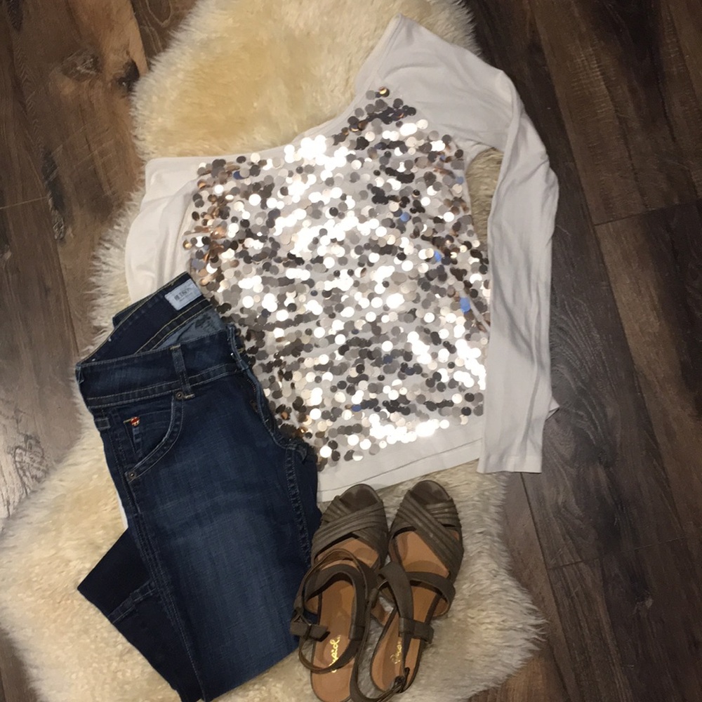 Victoria secret gold disc top👠